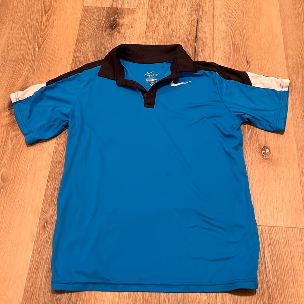 Youth Medium Blue short sleeve shirt great